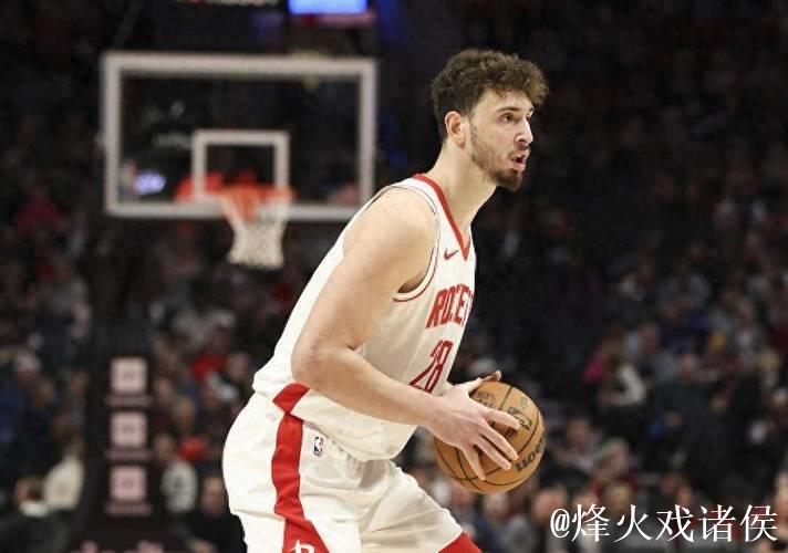 裁判无视哈达威背后推搡,申京补篮遭遇打扰 裁判无视哈达威背后推搡,申京补篮遭遇打扰