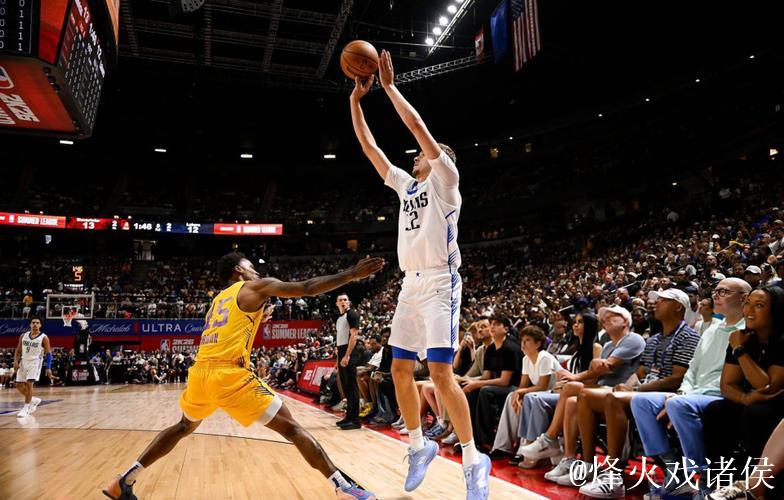 弗拉格高效19投10中狂砍32分5篮板6助攻1抢断2盖帽 弗拉格高效19投10中狂砍32分5篮板6助攻1抢断2盖帽